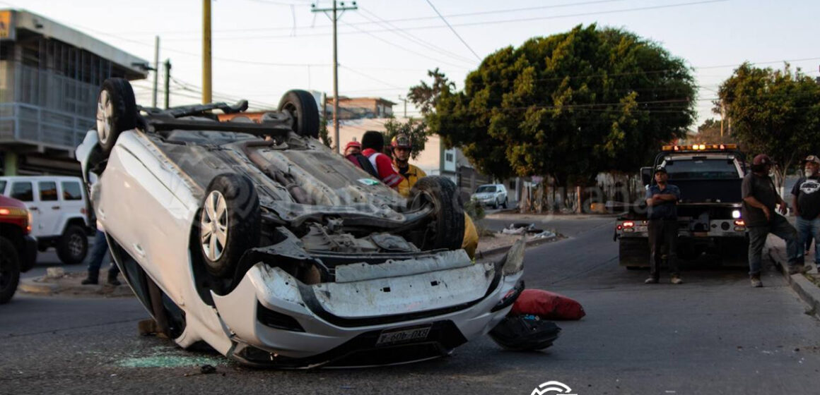 Choque, volcadura y atropellamiento en la colonia Mariano Matamoros