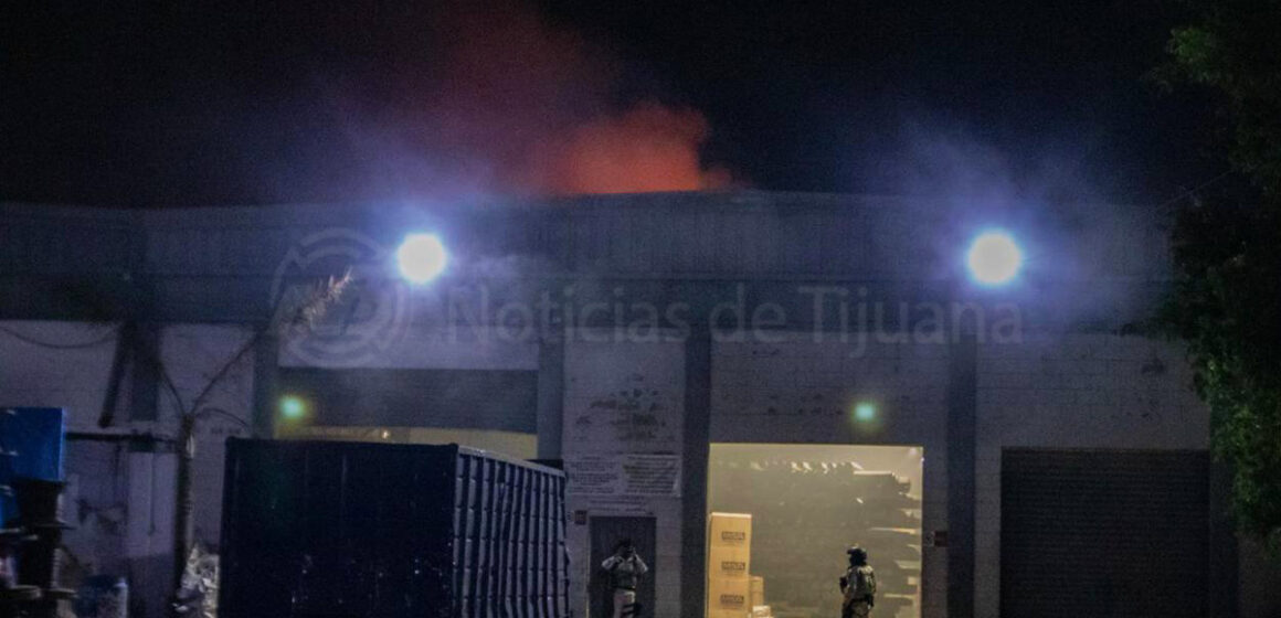 Incendio en almacenen de fábrica CARSO