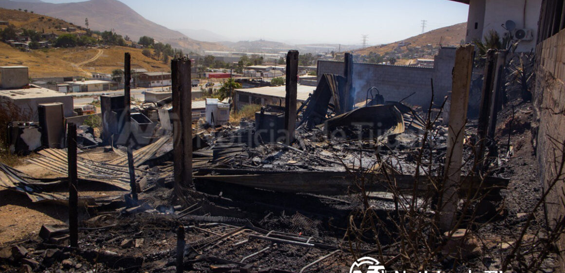 Familia pierde su hogar en incendio en Ejido Ojo de Agua