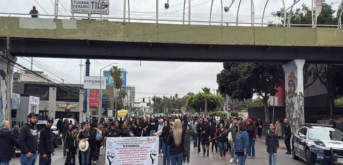 Desmienten levantamiento del paro, la CNTE sigue sin un acuerdo a tres semanas de la huelga nacional