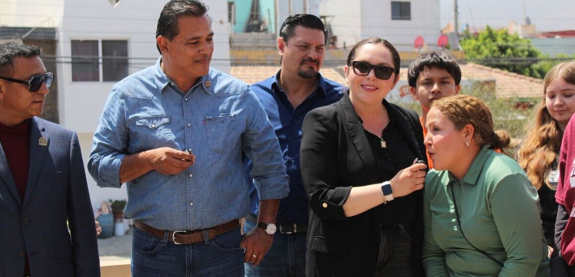 Regidor Arturo Aguirre encabeza jornada de limpieza en El Refugio como parte del programa “Tijuana: Ciudad Limpia”