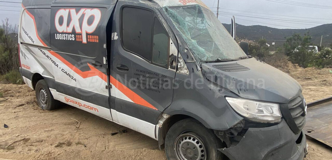 Volcadura en el bulevar 2000 deja a chofer lesionado