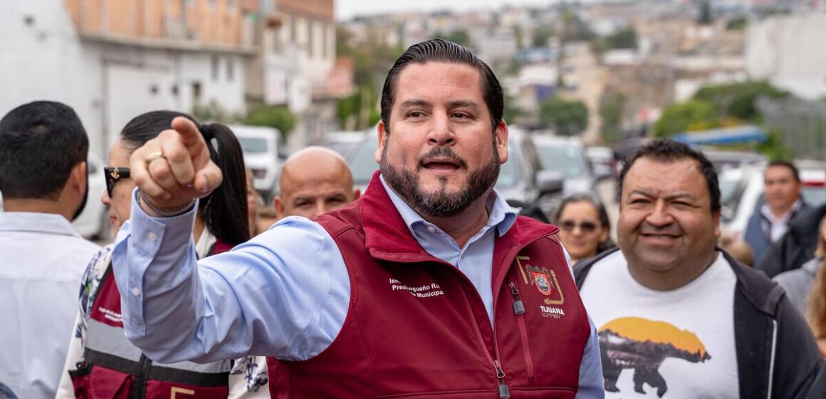 Continúan los recorridos del alcalde Ismael Burgueño con el programa “Tijuana, Ciudad Limpia”