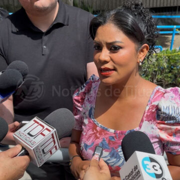 Montserrat Caballero comparece ante Sindicatura Municipal: “Vengo obligada y extrañada”