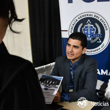 Realiza FGE feria del empleo en Universidad Xochicalco estrechando lazos con estudiantes