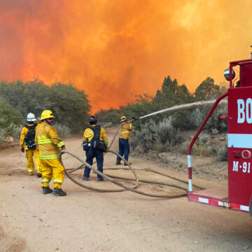 Gobierno de Tecate informa sobre avances al incendio forestal