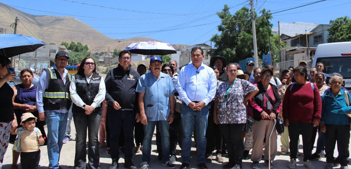 kf Arturo Aguirre supervisa jornada de limpieza en la colonia El Niño