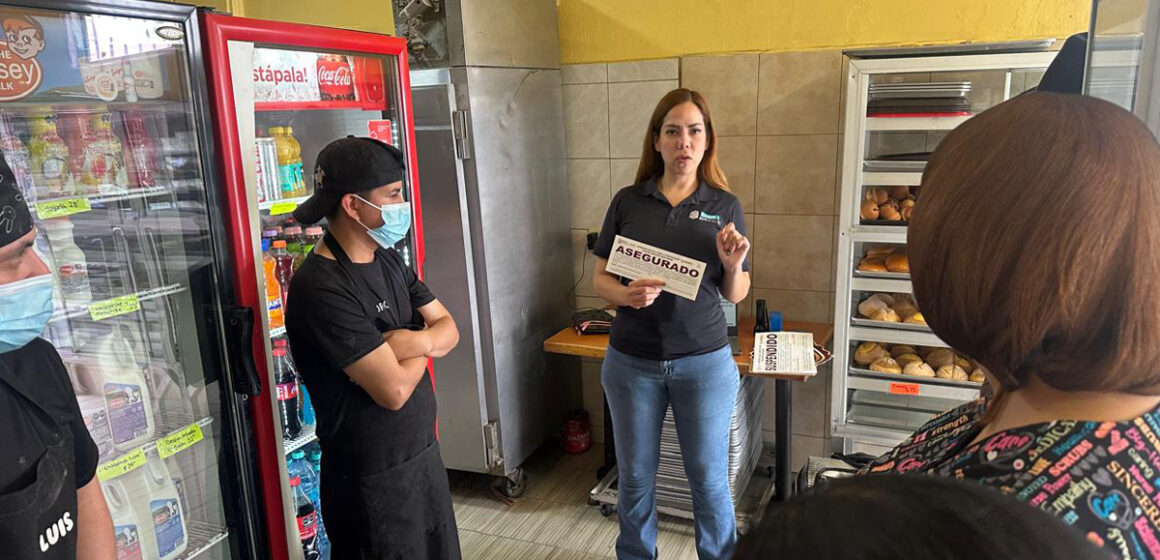 panaderos Imparte COEPRIS BC curso de capacitación a panaderías