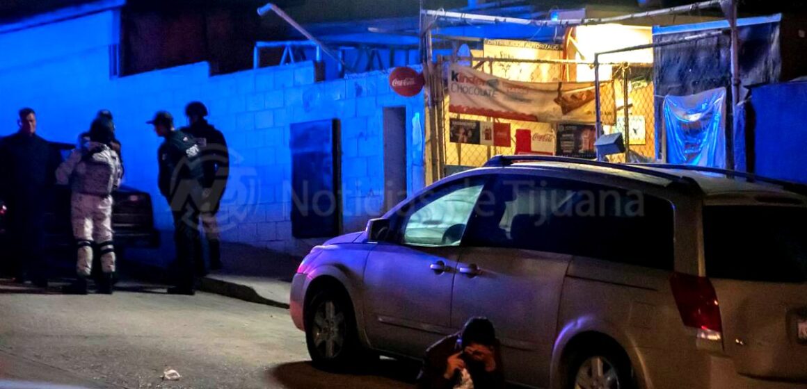 Padre encuentra a su hija sin vida y a su esposa gravemente herida en la colonia Mirador