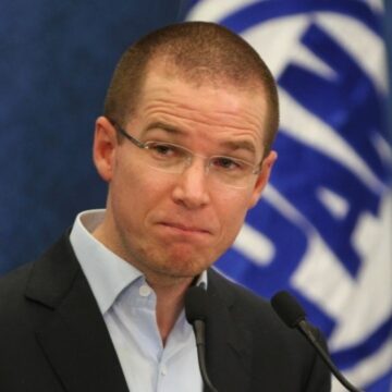 Ricardo Anaya acusa que oficialistas esperan línea del gobierno sobre Ley Telecom