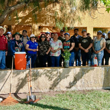 t Realizan brigada de limpieza en parque Teca-roca