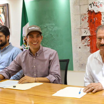 Gobierno de Tecate realiza firma de convenio con SINTOIAC y COMEX