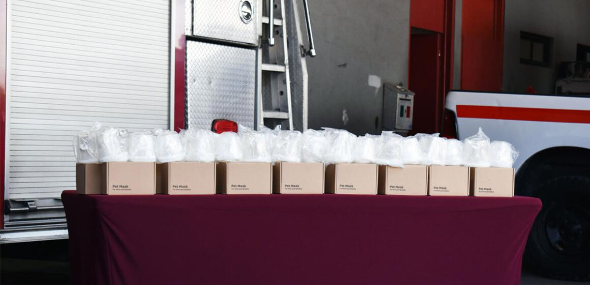 Bomberos de Tijuana reciben kits para salvar a mascotas en emergencias