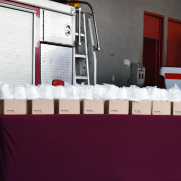 Bomberos de Tijuana reciben kits para salvar a mascotas en emergencias
