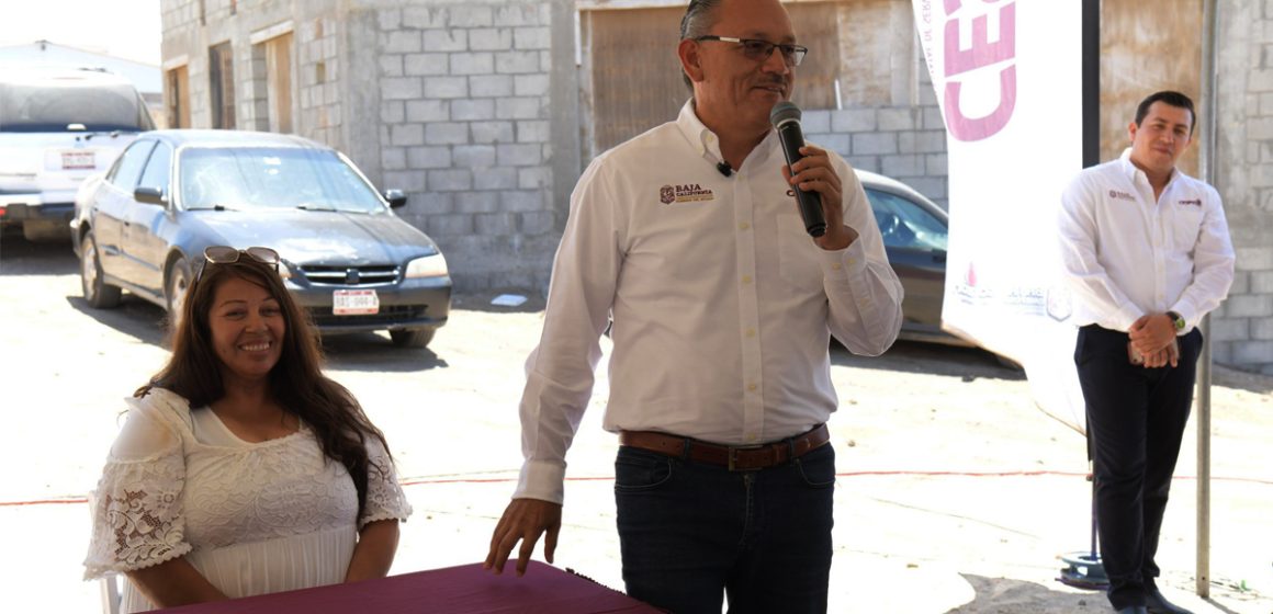 Cespt realiza encuentro con habitantes de Colinas del Sol en Rosarito