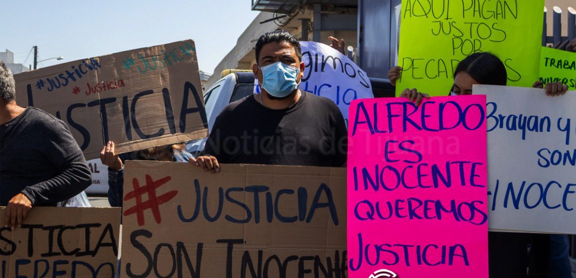 1 Protestan en juzgados por Brayan y Alfredo, jóvenes acusados de homicidio