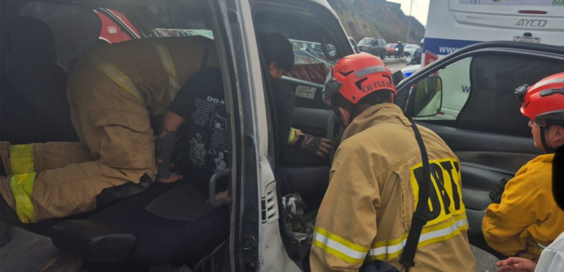 1 Conductor de taxi resultó lesionado tras colisión con camión en Vía Rápida Oriente