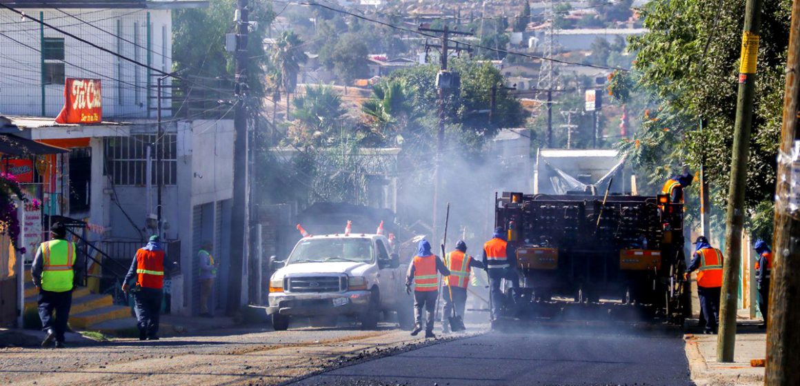 Arrancan labores de reencarpetado en calle José Gutiérrez Durán