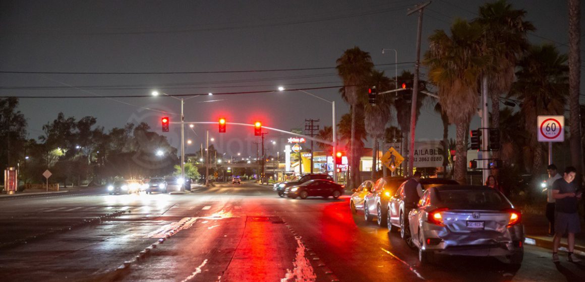 Múltiple accidente en Calzada Tecnológico deja cinco lesionados