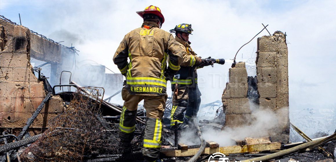2 Incendio consume vivienda en la Vía Rápida Alamar; no se reportan lesionados