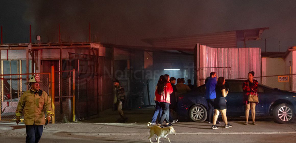 Incendio en Yonque JG consume al menos 20 vehículos