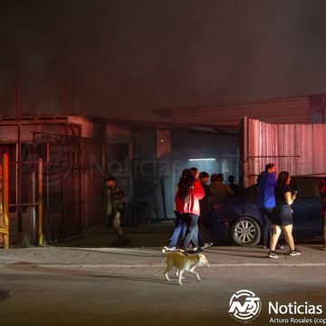 Incendio en Yonque JG consume al menos 20 vehículos