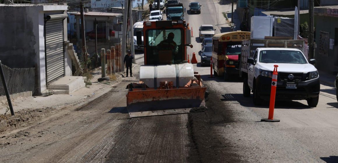 Arrancan obra de bacheo y reencarpetado en delegación Sánchez Taboada