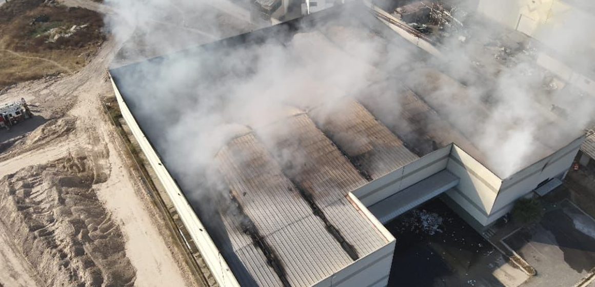 Incendio en almacén de productos médicos