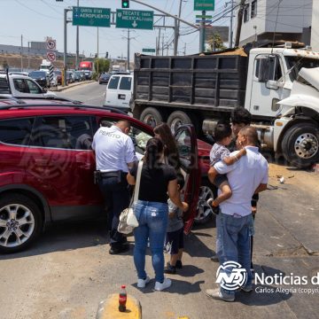 Camión sin frenos provoca accidente en bulevar Héctor Terán Terán