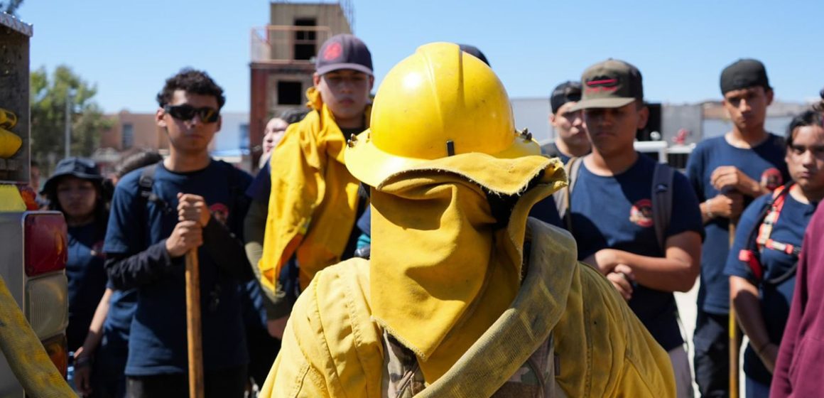 fds Celebra Bomberos de Tijuana campamento de verano Bomberos Junior 2025