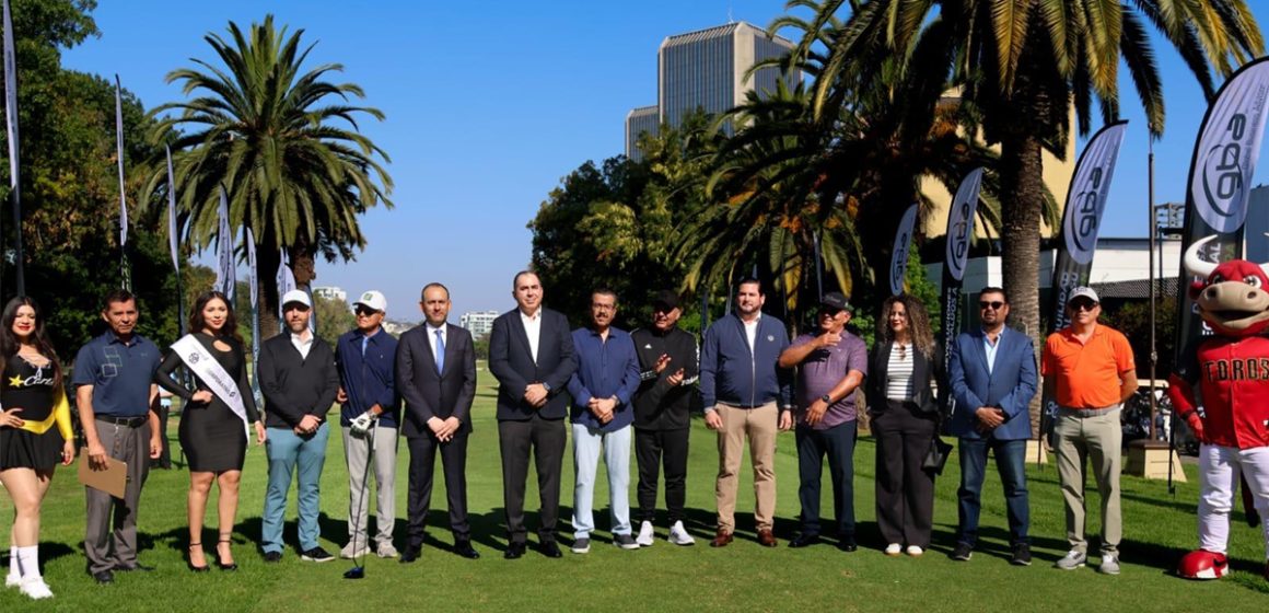 Alcalde asiste a inauguración del IV Torneo de Golf Binacional de AIMO por Bomberos