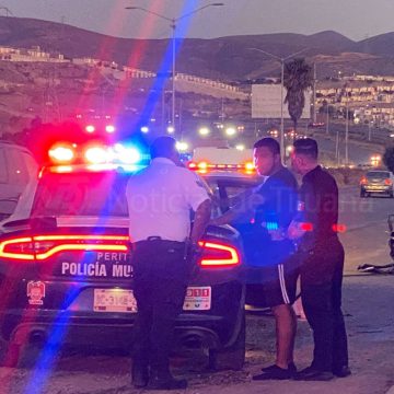 Conductor en estado de ebriedad se impacta contra muro de contención