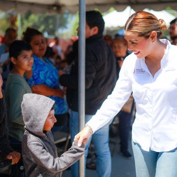 xcv Gobernadora recorre colonias de playas de Rosarito para escuchar y atender de frente a la comunidad