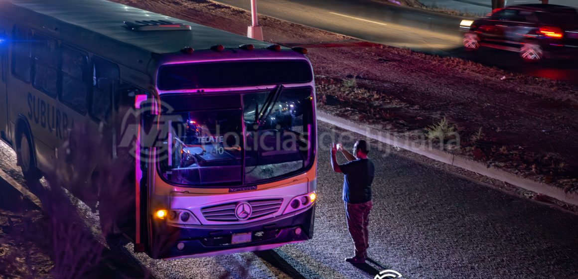 Ataque armado contra transporte deja dos heridos en Tijuana