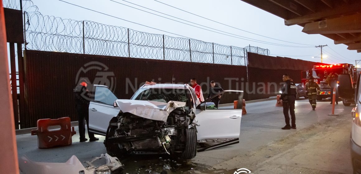 Dos mujeres de la tercera edad resultan lesionadas en choque
