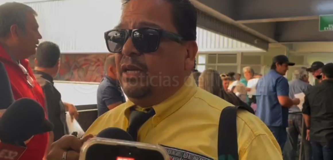 Se manifiestan viudas de policías y expolicías en Palacio Municipal para exigir pagos y homologación salarial