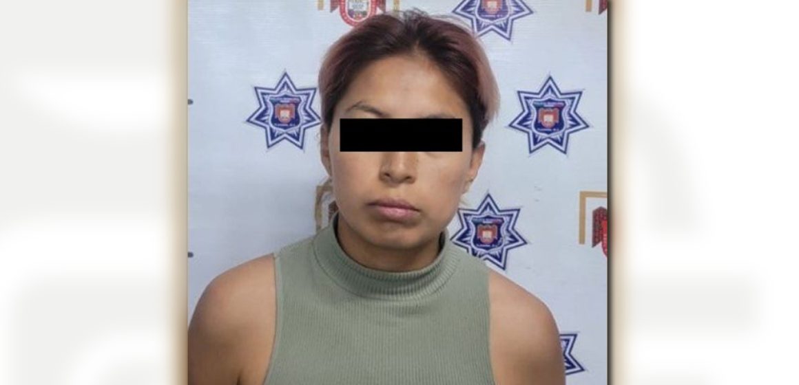 Policía Municipal arresta a mujer por violencia familiar