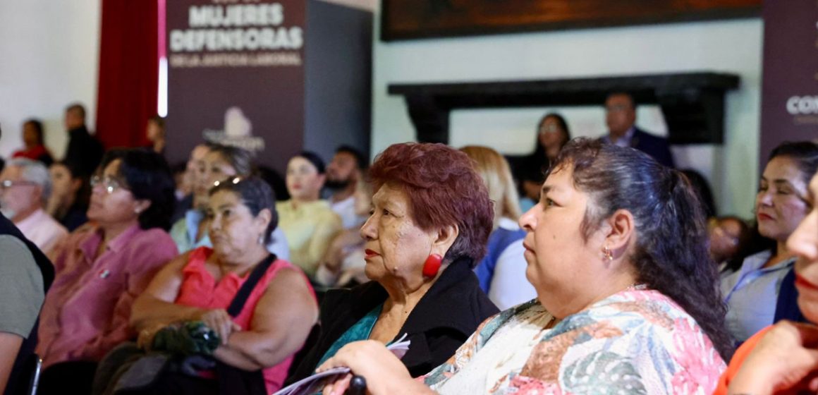 Toman protesta red de mujeres defensoras de la justicia laboral