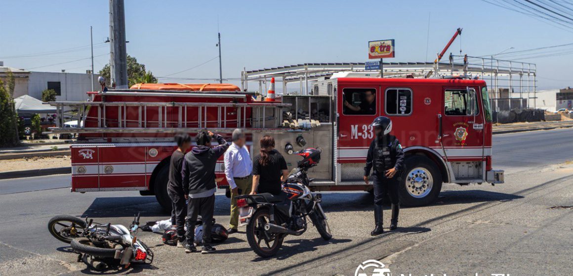 1 Motociclista resulta herida tras colisión con camioneta en bulevar Casablanca