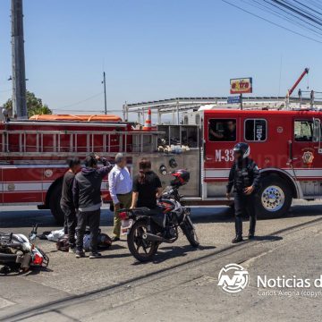 Motociclista resulta herida tras colisión con camioneta en bulevar Casablanca