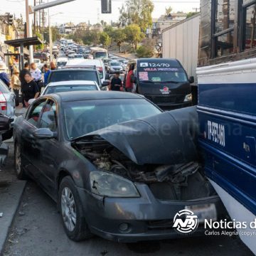 1 Falla mecánica en camión provoca choque múltiple en Ruta Hidalgo