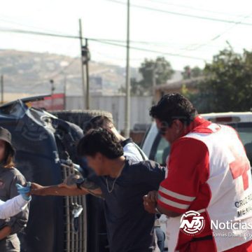 Choque y volcadura en la antigua carretera libre Tijuana-Tecate culmina con joven detenido