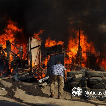 Incendio destruye dos viviendas en la colonia Cerro Colorado