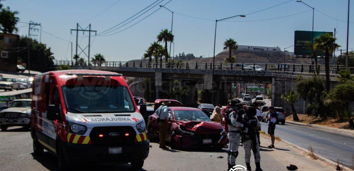 Adulto mayor conduce a exceso de velocidad y se impacta en la Ruta Independencia