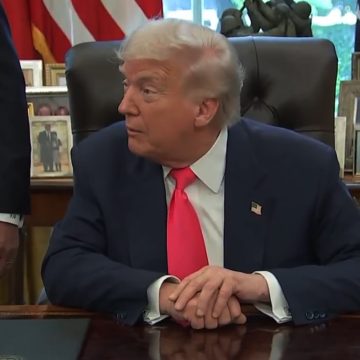 Trump afirma que México y Canadá siguen indicaciones de Estados Unidos