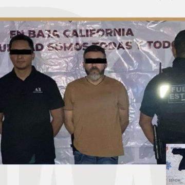 Arrestan a dos sujetos en posesión de arma de fuego