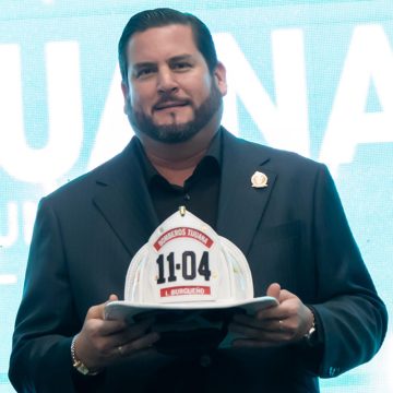 Reconoce Ismael Burgueño labor heroica del Cuerpo de Bomberos de Tijuana