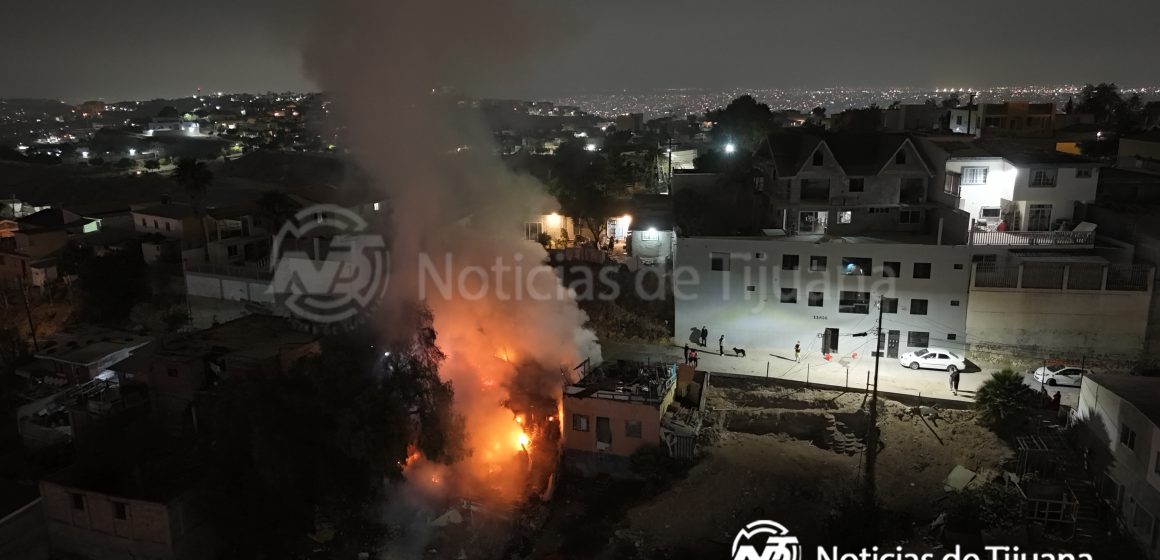 Dos viviendas consumidas por un incendio en la colonia luis Echeverría