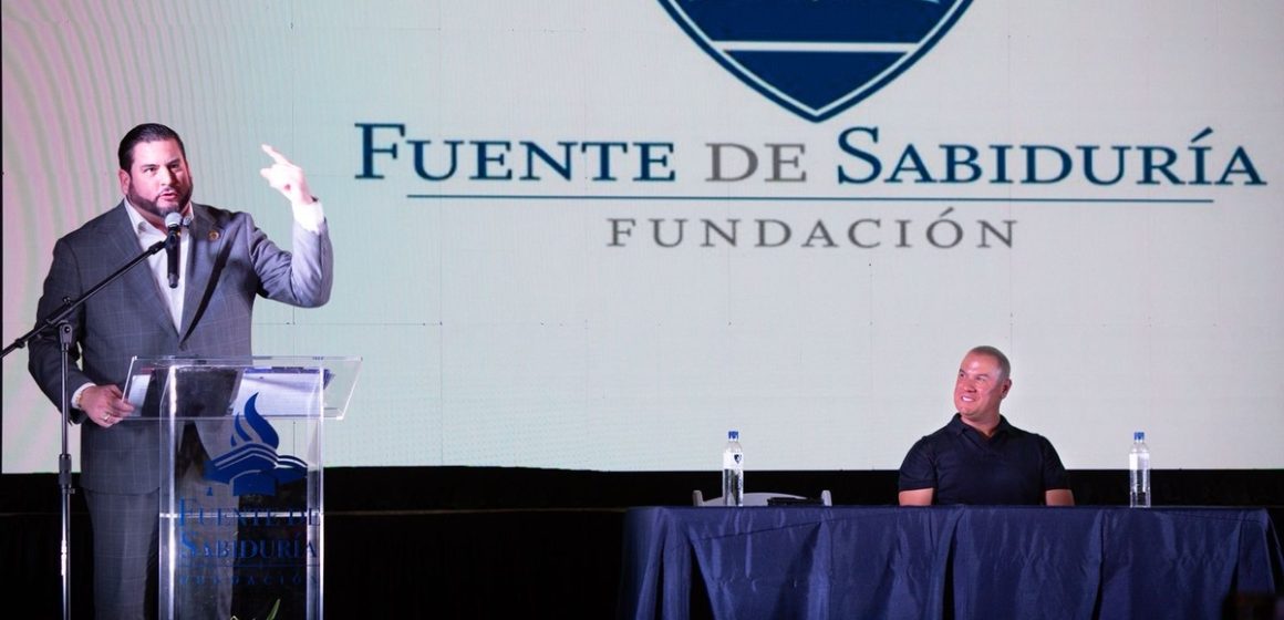 a29a0046-599d-4195-8a21-b8872d8f1524 (1) Ismael Burgueño participa en entrega de becas de la Fundación Fuente de Sabiduría