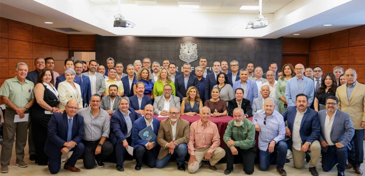 fdd Gobernadora dialoga con empresarios sobre finanzas, infraestructura y gestiones federales